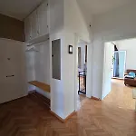 Giant Private Garden & Spacious Flat In アパート