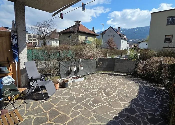 Giant Private Garden & Spacious Flat In אינסברוק